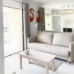 Διαμέρισμα Dos Fassers 150m To The By Js